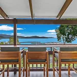 Sailor's Lookout Airlie Beach